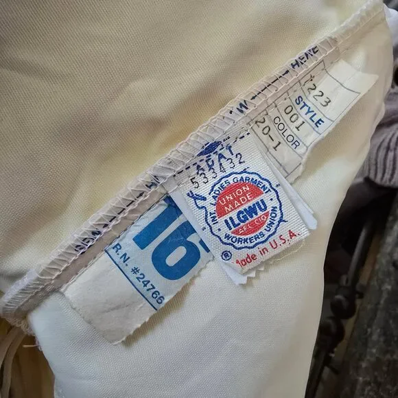 Vintage Bridallue Cream Ruffle Lace Wedding Gown Size S - Picture 12 of 13